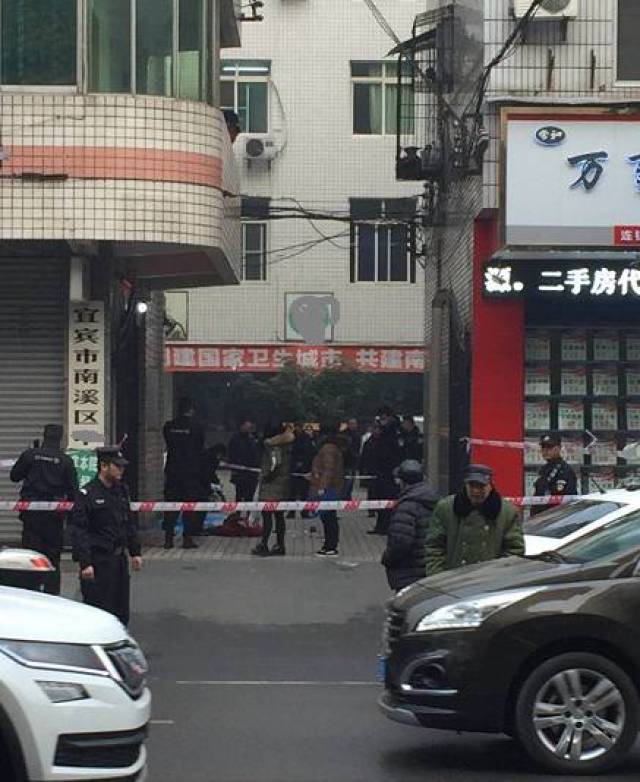 突发!江安24岁女子从22楼跳下当场死亡,儿子才3个月大!